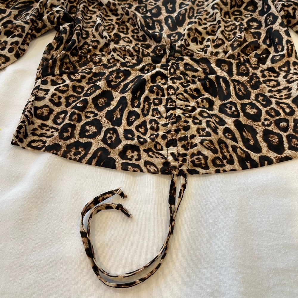 Animal Print Light Blouse with Rouching or No Rouching Pull - Picture 11 of 14